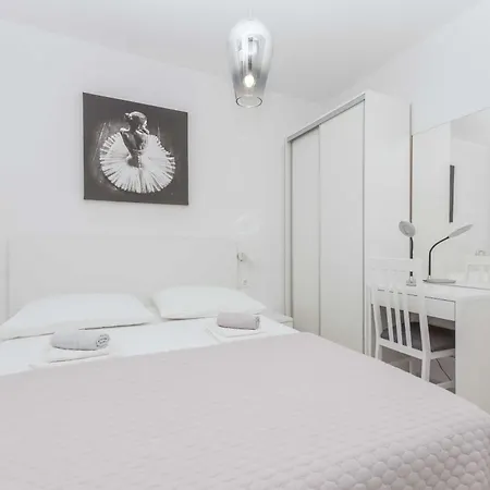 M&a 2 Apartment Makarska