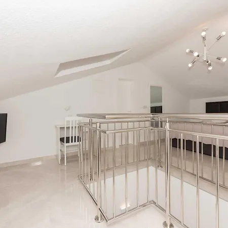 M&a 2 Apartment