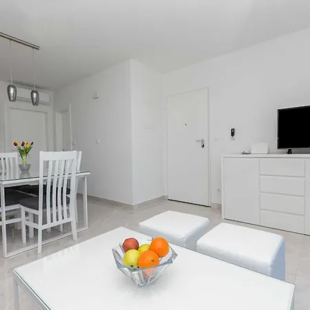 M&a 2 Apartment *