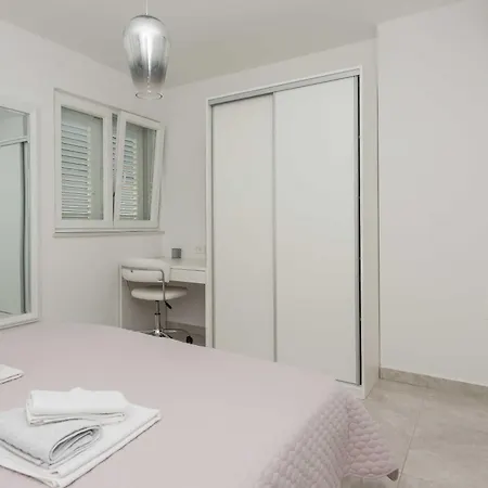 M&a 2 Apartment Makarska