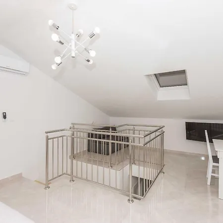 Apartment M&a 2 *