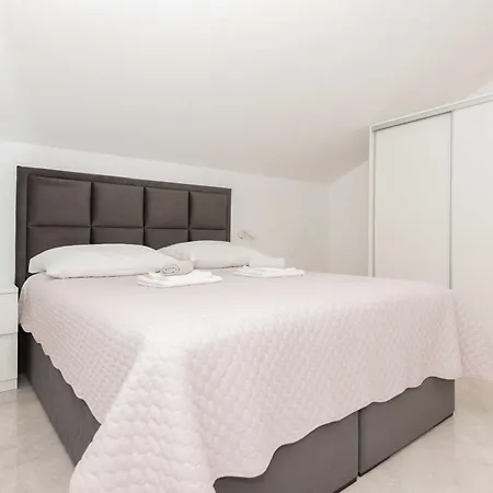 M&a 2 * Makarska