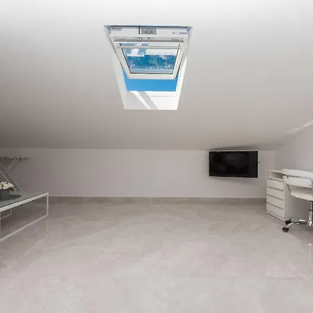 M&a 2 Makarska