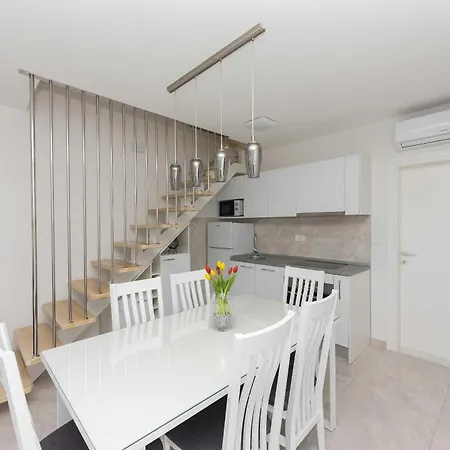 Apartment M&a 2 *