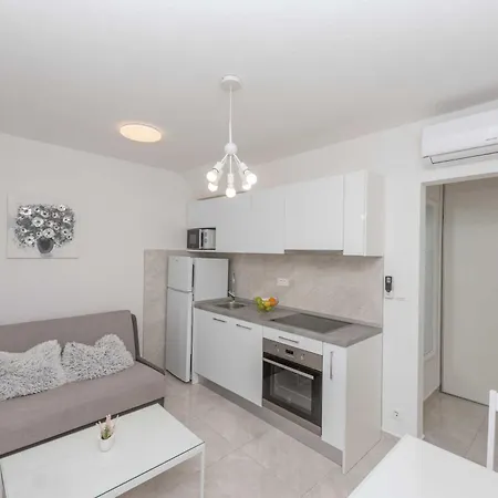 M&a 2 Apartment Makarska