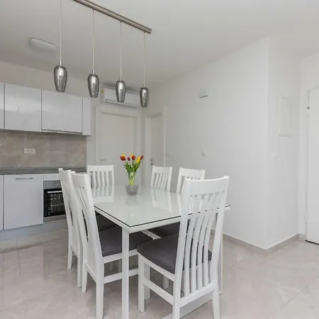 Apartment M&a 2 *