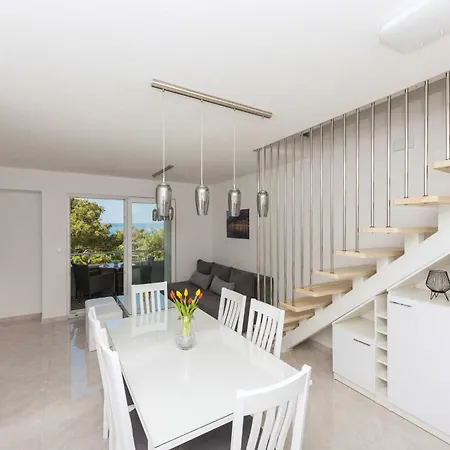 M&a 2 Makarska