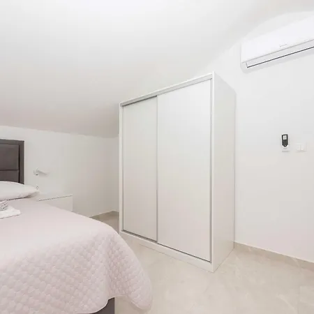 Apartment M&a 2 *