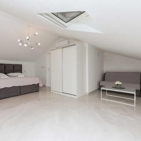 M&a 2 Apartment Makarska