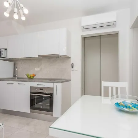 M&a 2 * Makarska