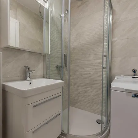 M&a 2 Apartment *