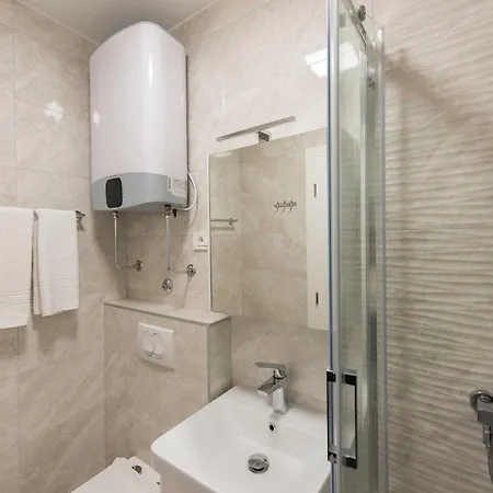 M&a 2 Apartment *