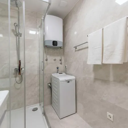 M&a 2 Makarska
