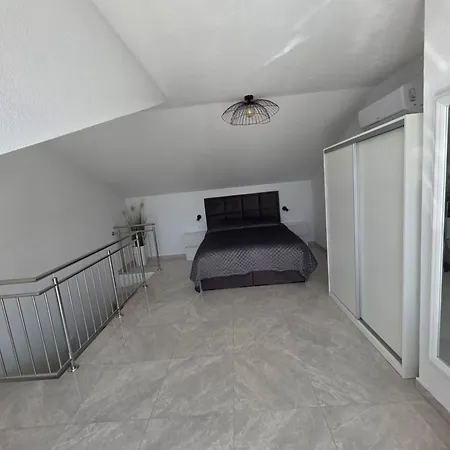 M&a 2 Lejlighed Makarska