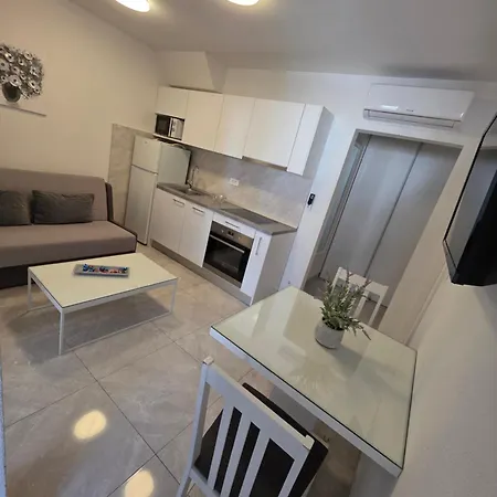 M&a 2 Makarska