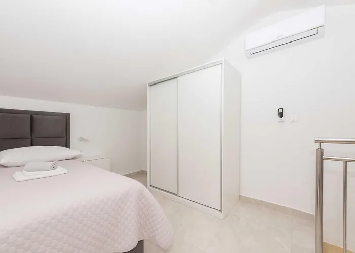 Апартаменти M&a 2 *