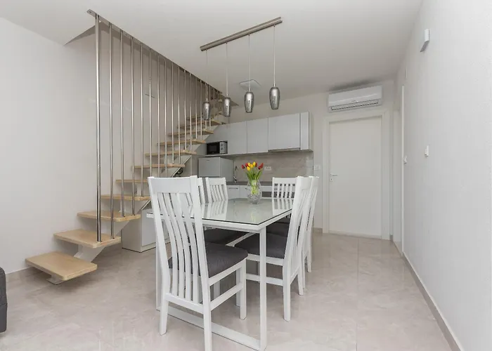 Апартаменти M&a 2 *